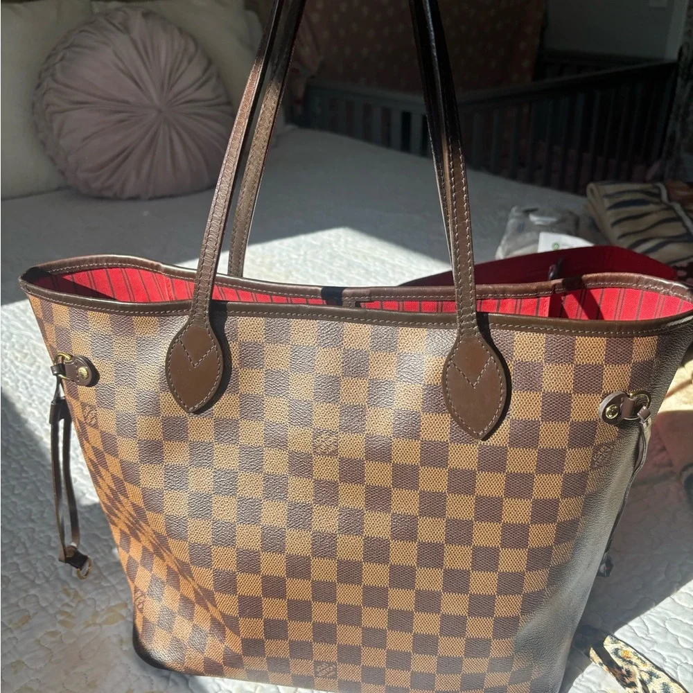 Louis Vuitton Damier Ebene MM Tote with Red Interior - Picture 2 of 14